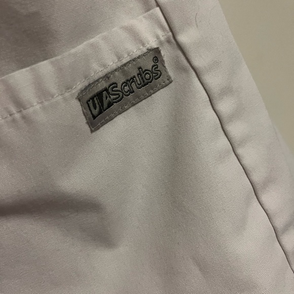 UA scrubs women’s large scrub jacket - Picture 4 of 6